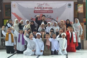 Memperingati hari pahlawan di SDS IT ASQ
